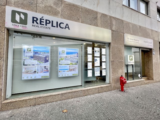 RÉPLICA