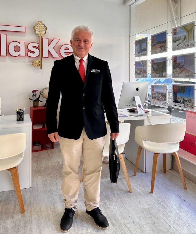 Diamantino Ferreira - VILLAS KEY Real Estate Agent Lagos