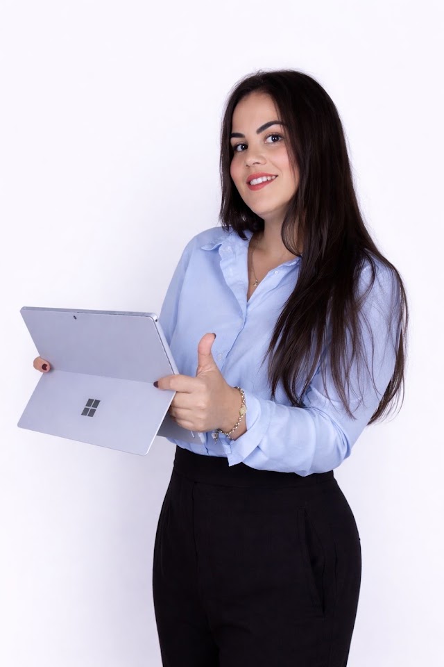 Carol Medeiros - Consultora imobiliária