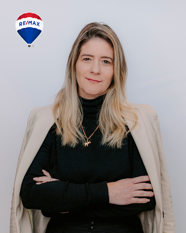 Flavia Pinheiro - Consultora RE/MAX Vantagem Ria