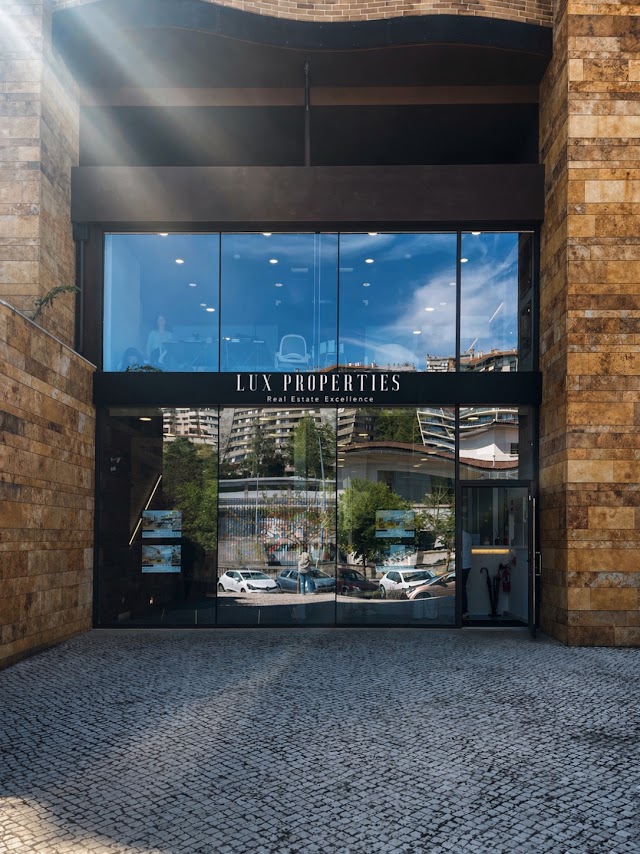 Vanessa Martins - LUX PROPERTIES